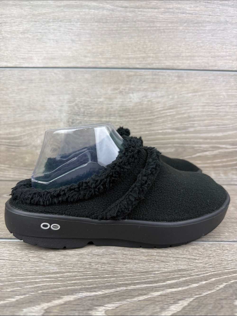 Oofos Oocoozie Women’s Sz 9/EU 40 Black Cozy Warm Fleece Slip On Recovery Mules